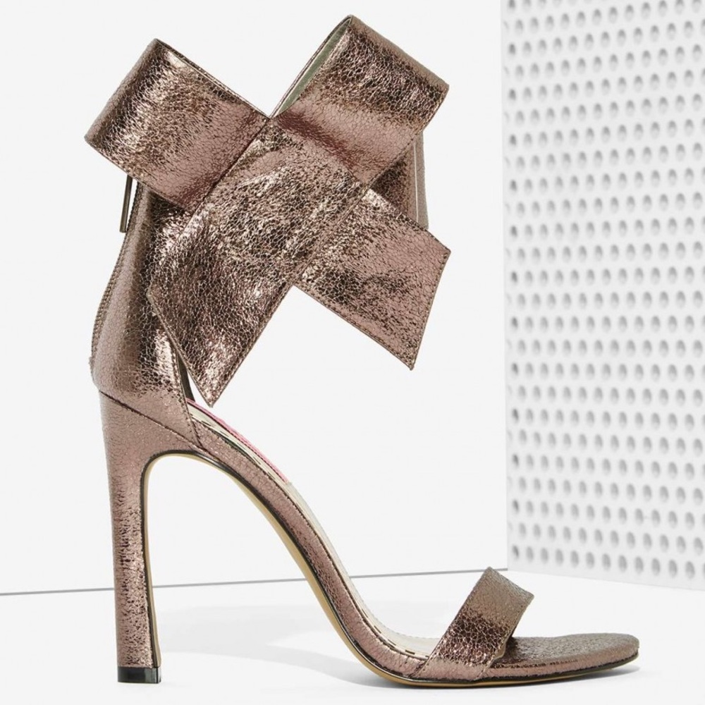 Betsey Johnson Friskyy Pewter heels size 9 1/2